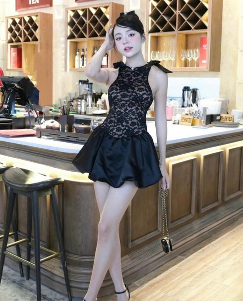 Women Lacey Sleeveless Flounce Mini Dresses